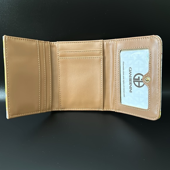 Giani Bernini Lemon Print Purse with a Matching Wallet - Picture 10 of 14